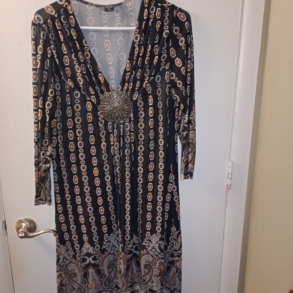 Chic Long Sleeve Black and Gold Dress